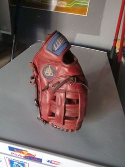 Brett baseball glove mit
