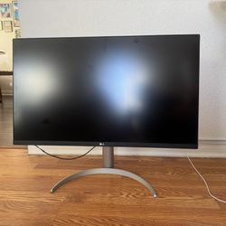 LG 32" UltraFine 4K UHD Monitor (USB-C & HDR10) - Like New
