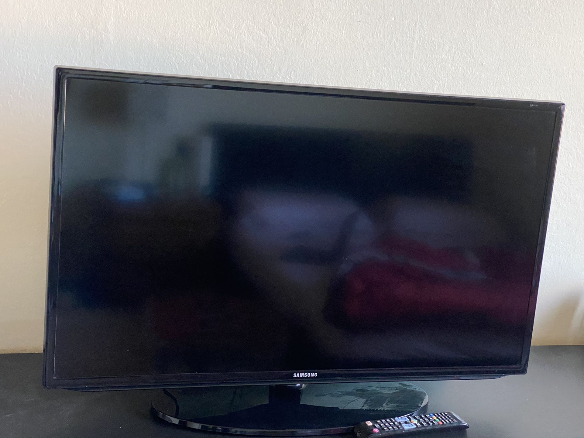 Samsung UN40EH5300F 40 Inch LED TV