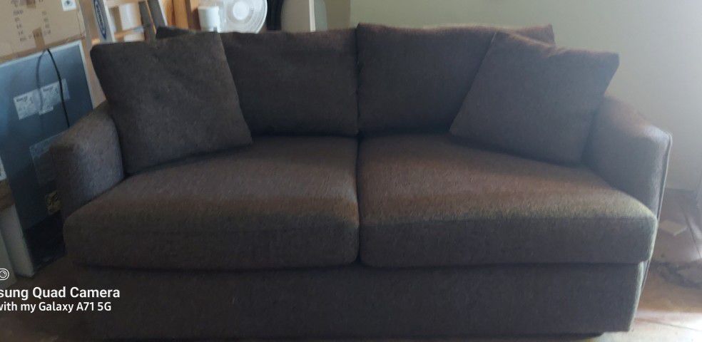 Large, Comfy Gray Love https://offerup.com/redirect/?o=U2VhdC5Jbg== Great Condition. Would Love To Keep But I Eont Have Room. $175. Price Is Firm Must