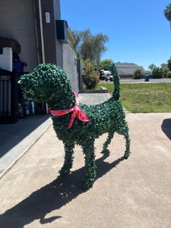 Decorative Topiary Dog Statue – Garden / Patio / Business Display