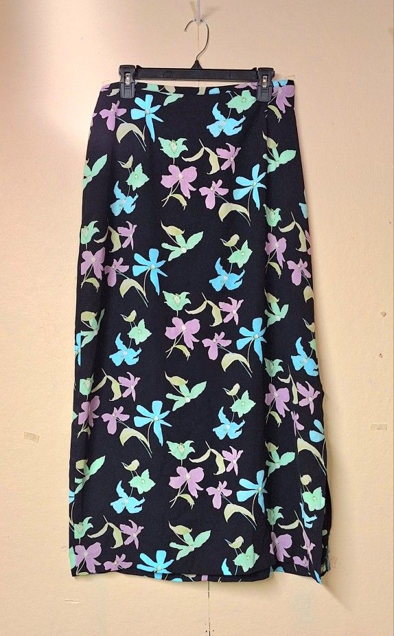 Renowned fashion brand 'Hillard & Hanson' black, multi color floral maxi/midi XL