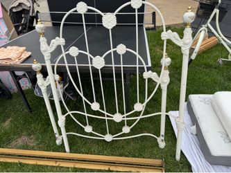 Antique Metal Bedframe