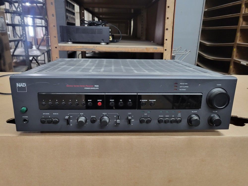NAD 7400 Receiver