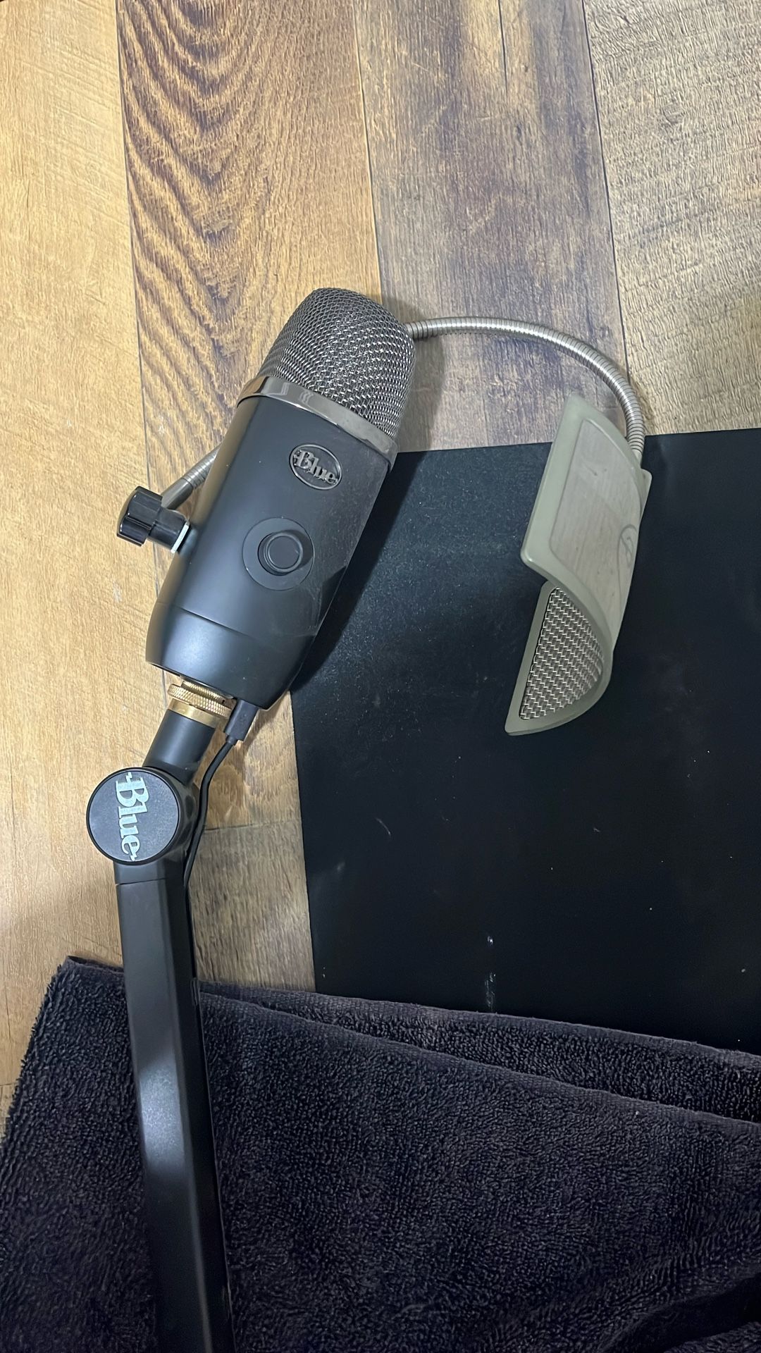 Blue Yeticaster Pro Broadcast