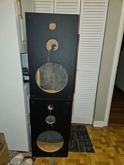 2 sets speaker boxes. 1 set is Jensen