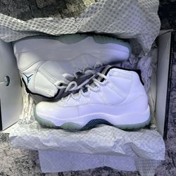 Air Jordan 11’s Legend Blues