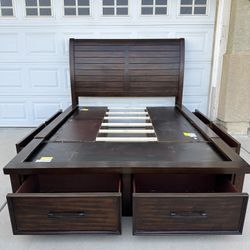 Queen Size Storage Bed Frame with Drawers Good quality Great working In good condition It is for mattress dimensions:80”x60”