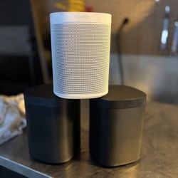3 Sonos One’s 