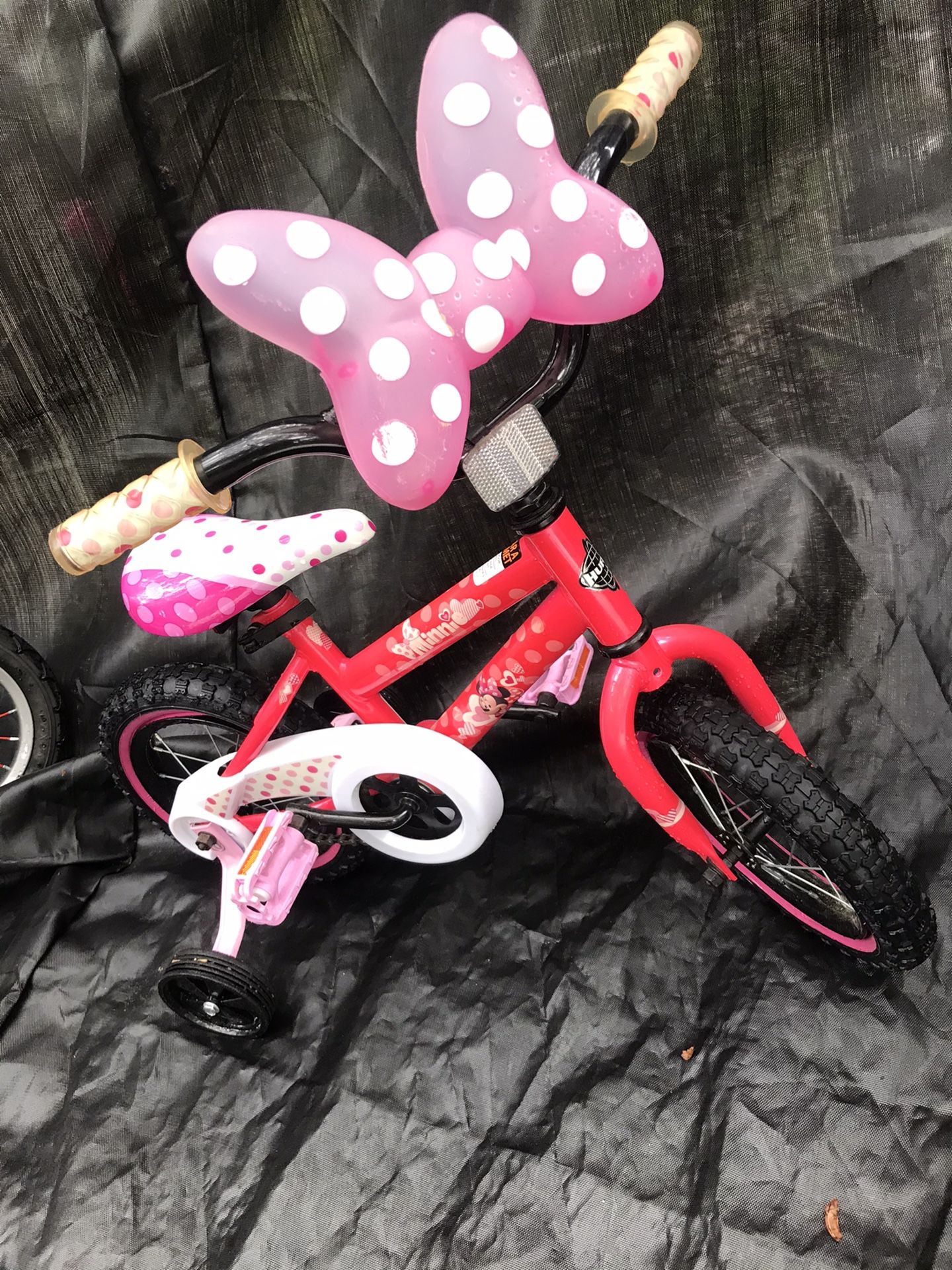 Disney Minnie Mouse 12" Girls Bike by Huffy!