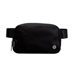 Lululemon Everywhere Belt Bag 