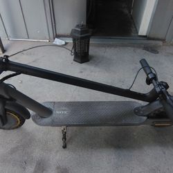 Navic T5 Electric Scooter (19mph)