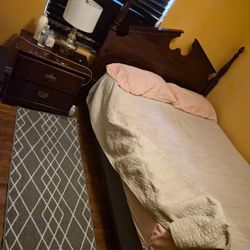 Queen Bedroom Set With mattress 