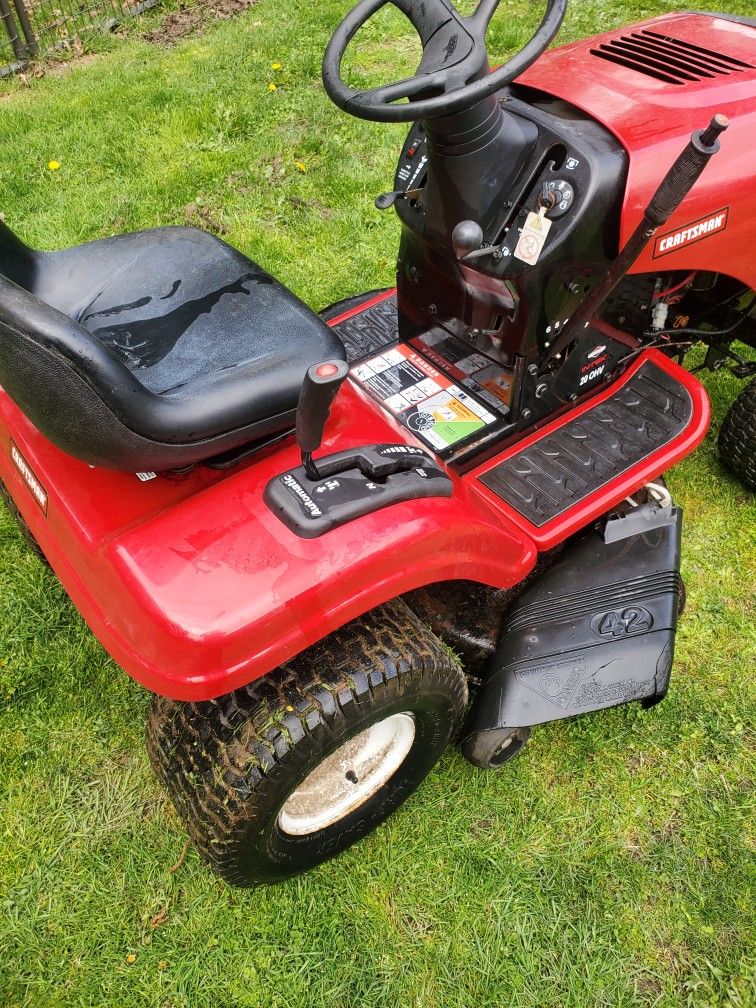 Not Running Craftsman LT2000 Riding Lawn Mower Tractor for Sale in