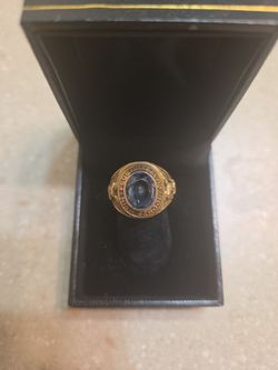 1961 10 k gold school ring.  Weight is 7.1 grams