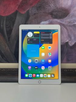Apple iPad 5th Gen A1822 32GB Tablet 9.7” iOS 16 - $89