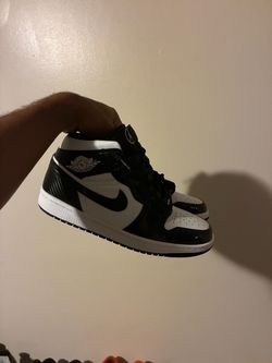 Mid top Nikes for sale size 10 40$ urs