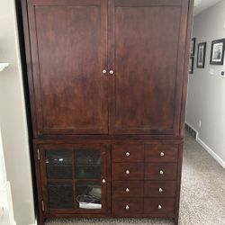 Armoire -FREE Must Pick Up By Thursday 7/10