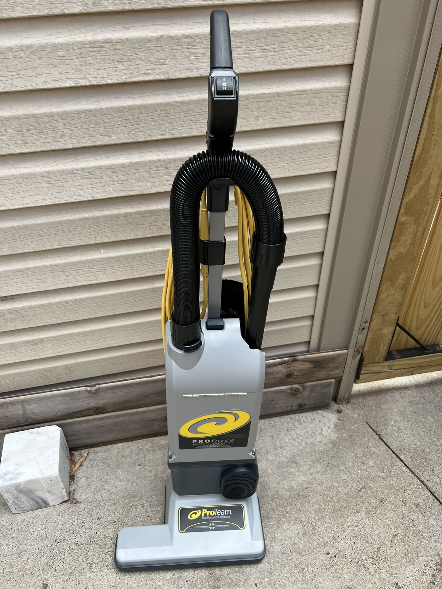 Pro Team Proforce XP 1500 Commercial Vacuum
