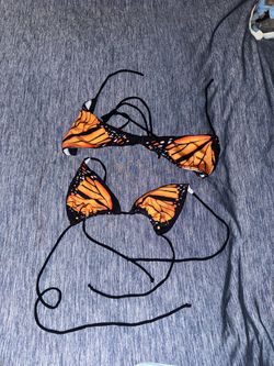 2 bathing suit tops size M
