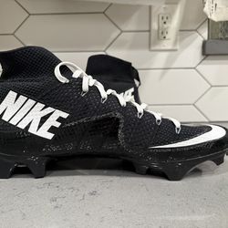 Nike Vapor Edge 360 Untouchable Mid Football Cleats, Size 14