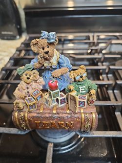 Boyds bears music box