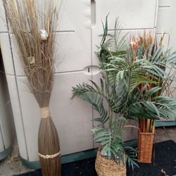 Article Plant $50 Brown Arrangement Vase $40 Marrón Basket Arrangement $35