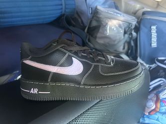 Nike Air Force 1 LV8