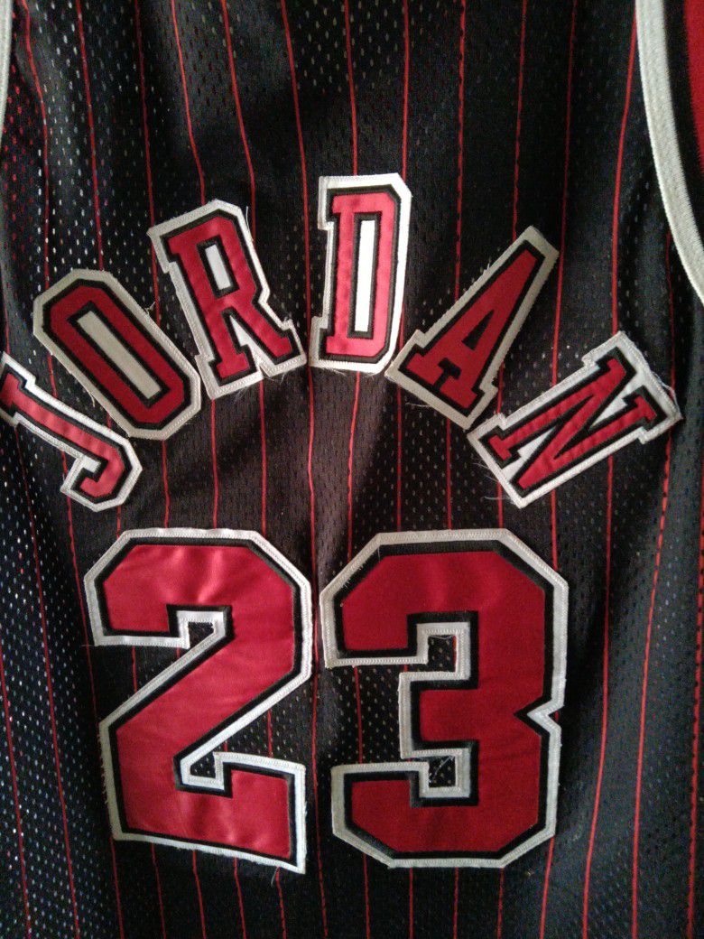 Chicago Bulls Michael Jordan Rookie Jersey 100% Authentic for Sale in  Arlington, TX - OfferUp