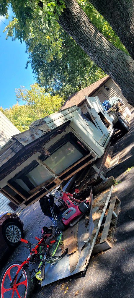 Nearly bare 38ft 5th Wheel RV trailer - Great for Tinyhouse Base!  OBO