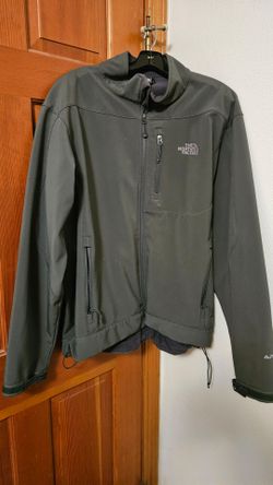 Men's XL North Face Apex jacket.