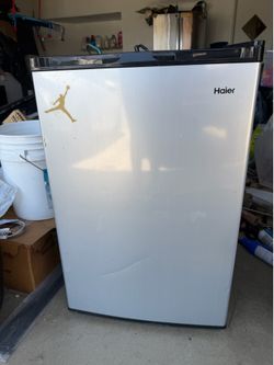 Mini fridge