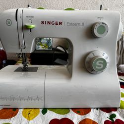 Singer sewing Machine 