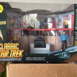 Classic Star Trek Collectors Set & Vintage Books