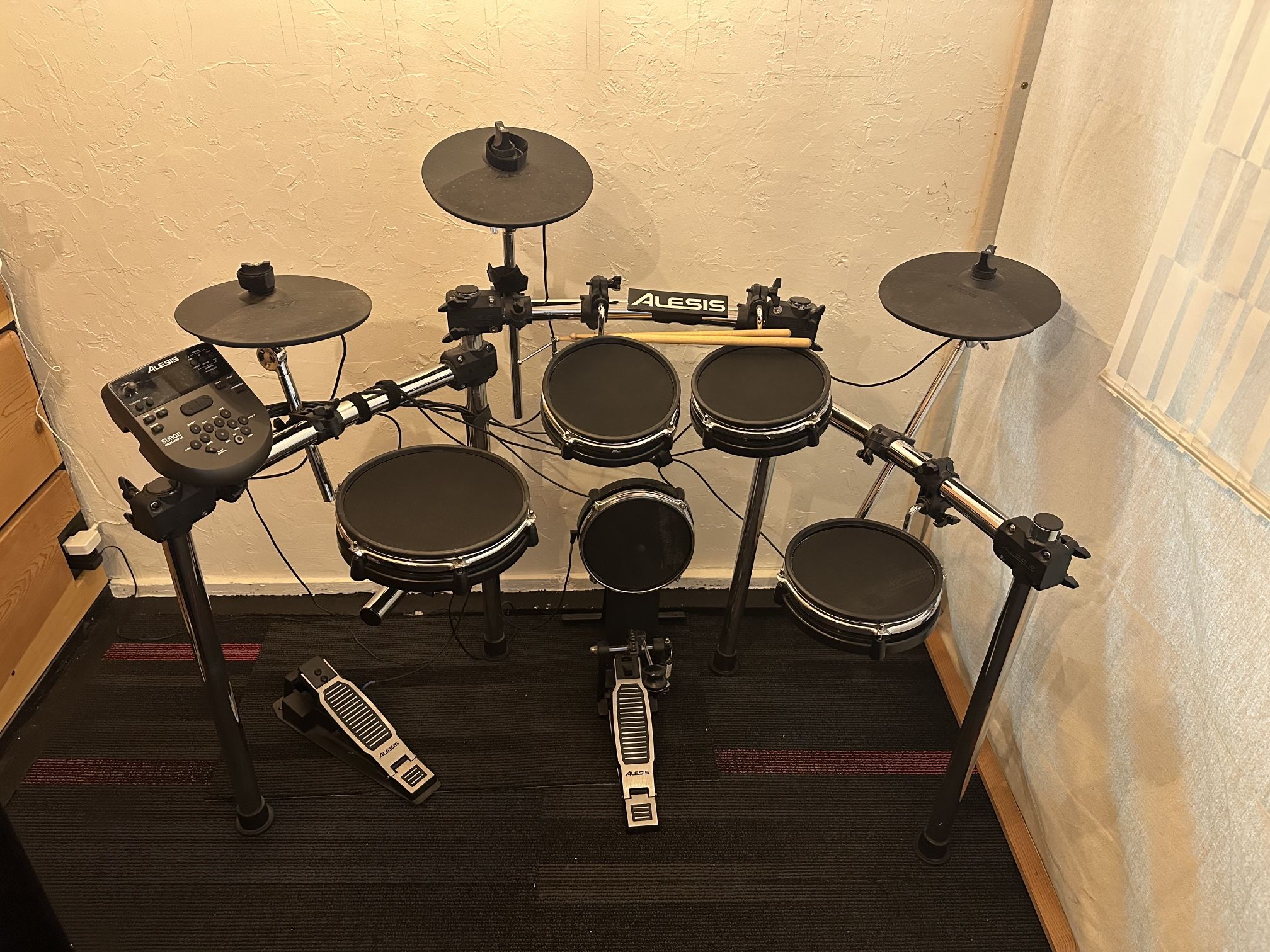 Alesis Surge Mesh Electronic Drum set