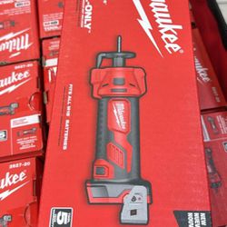 Milwaukee M18 Drywall Cut Out 