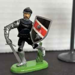 KNIGHT FIGURE