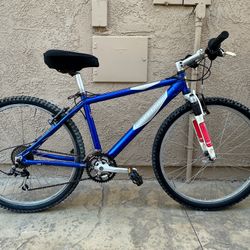 Access Mountain Trail Bike Rock Shox Shimano Deore LX Super Lightweight Aluminum Trek  Ready to ride and tuned Feel free to reach out, happy to help w