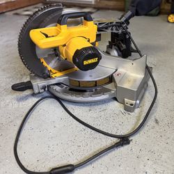 DeWalt 12” Compound Miter Saw – Great Shape – Ready to Work