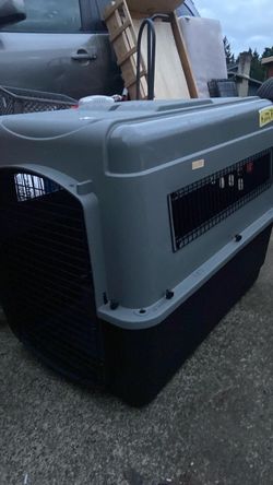 Dog kennel size 36LXW27 H 31 price 35$. Pick up. E. 72. and grand view. E. Tacoma