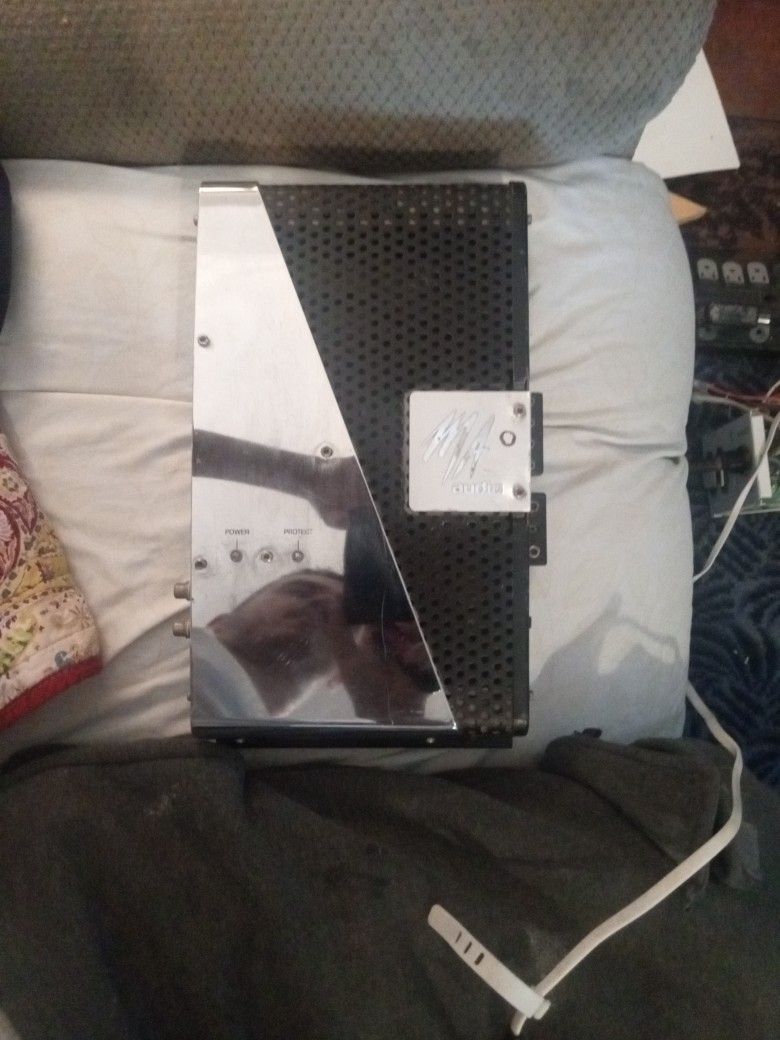 M.A. AUDIO 400 WATT AMPLIFIER