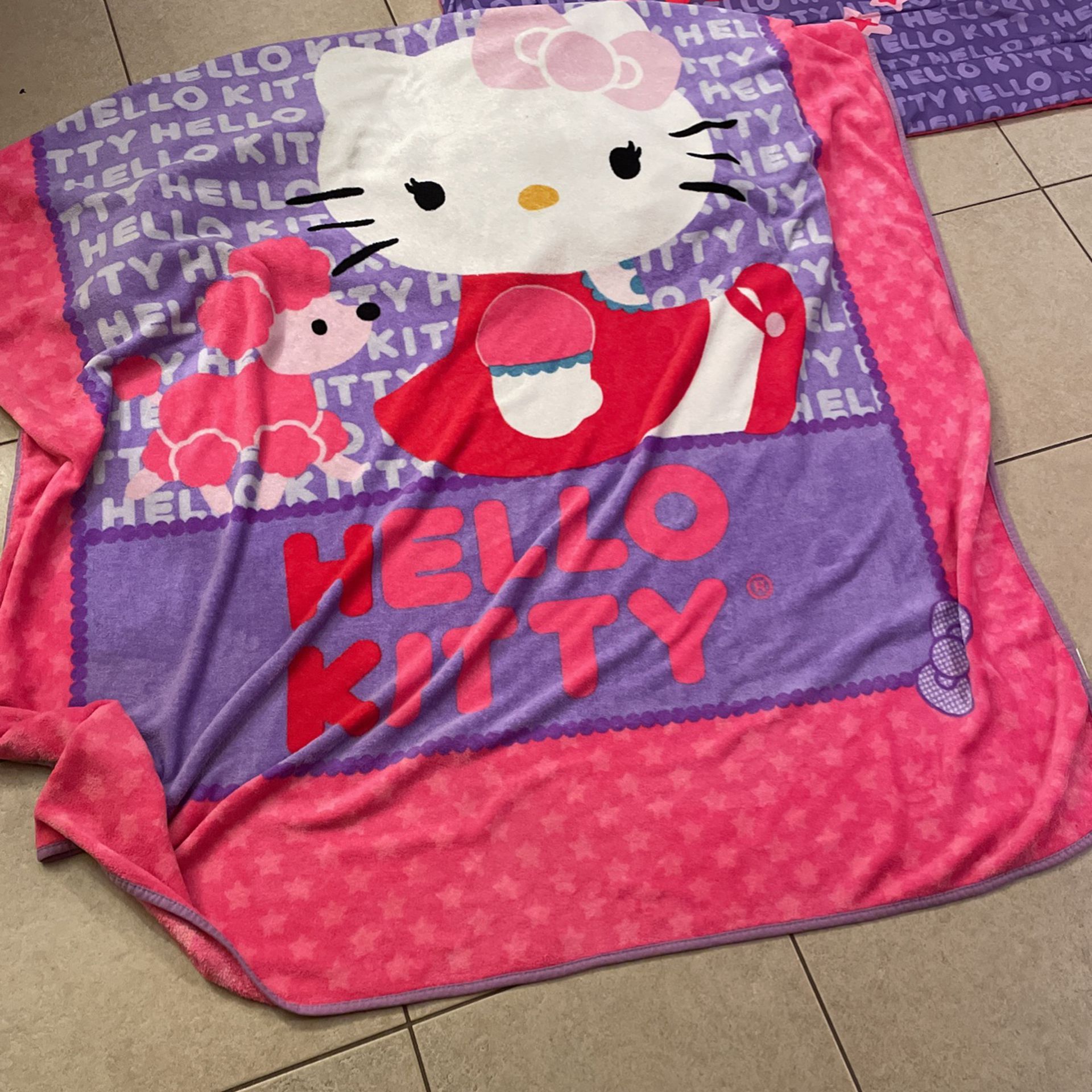 Hello  Kitty Comforter Set and Fleece Blanket 