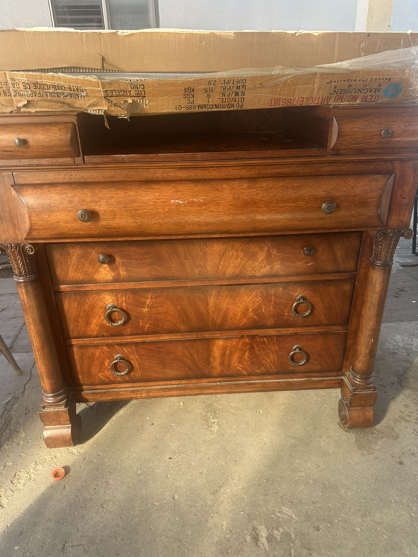 Dresser With Mirror