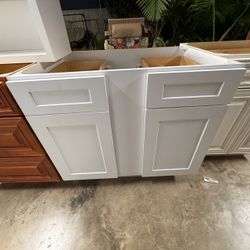 White Shaker Base Cabinet with Drawers