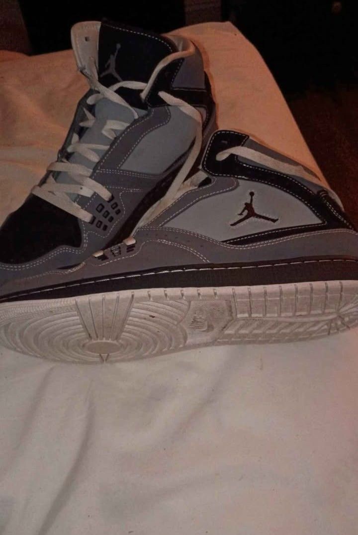 Jordan 1 Flight Gray Size 11.5