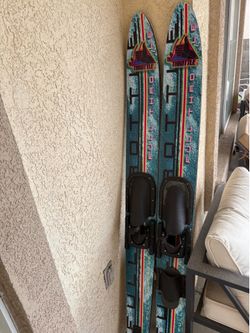 Water skis