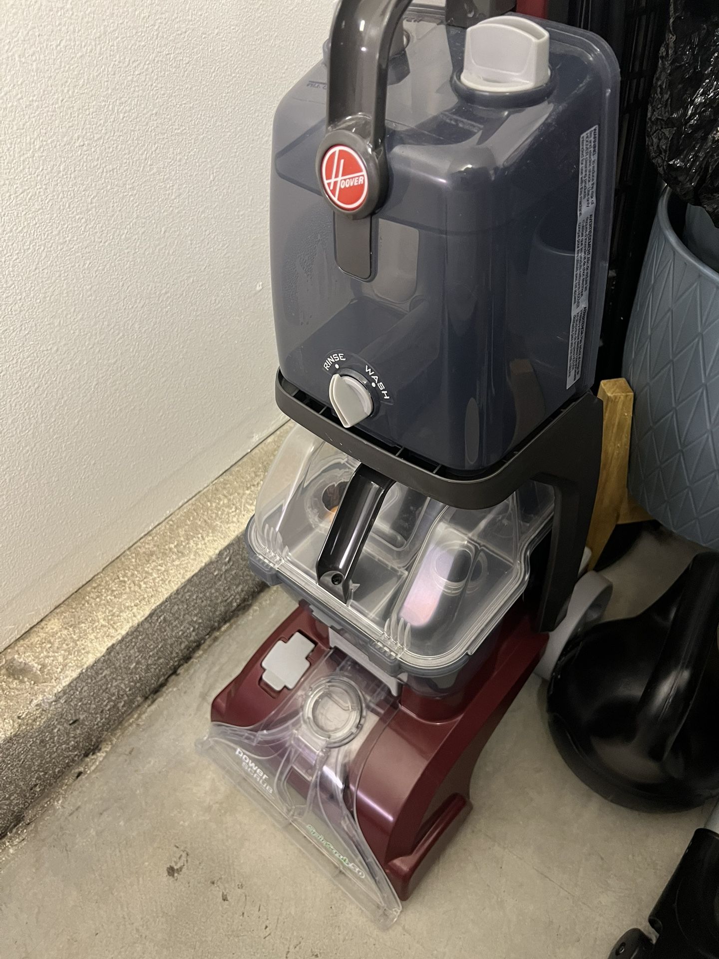 Hoover Powerscrub Deluxe Carpet Cleaner