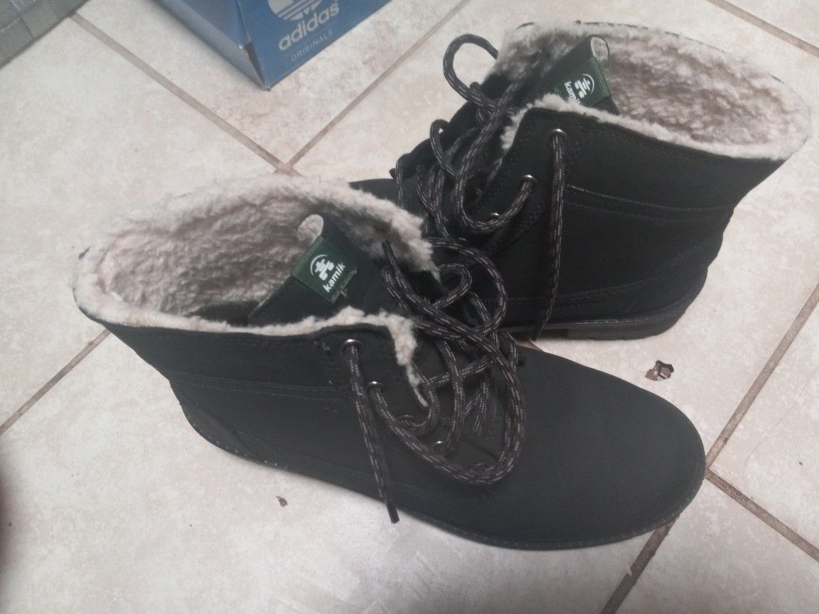Kamik Women's Roguelo Winter Boots SIZE 10