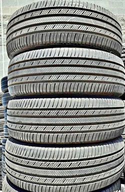 235/65/18 Michelin Vendo un set de llantas  con 80% Vida en excelente condiciones de Vida las 4 🫡🤑
 Selling a set of 4 tires with 80% tread life rem