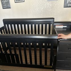 Crib With Diaper Changer